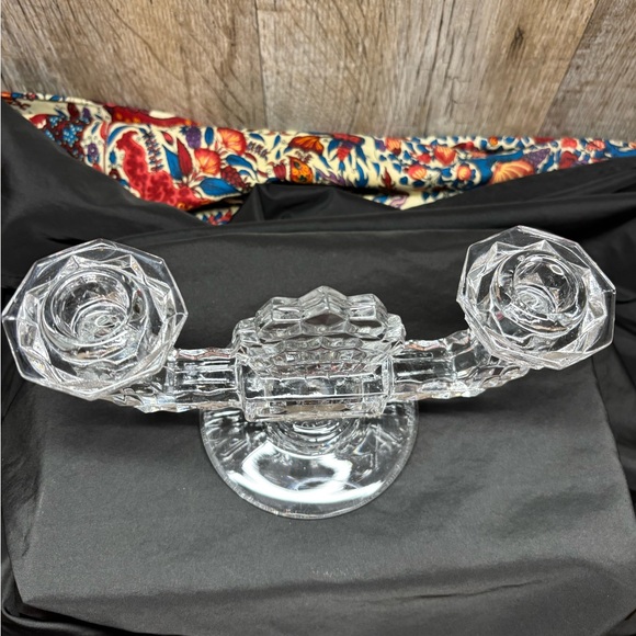 Fostoria pressed manganese depression glass candelabra pre-1930 (yellow glow) - Picture 9 of 9